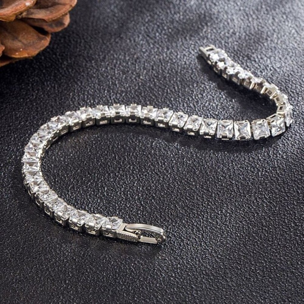 NEW Silver Sparkling Geometric Square Zircon Bracelet - Picture 2 of 3